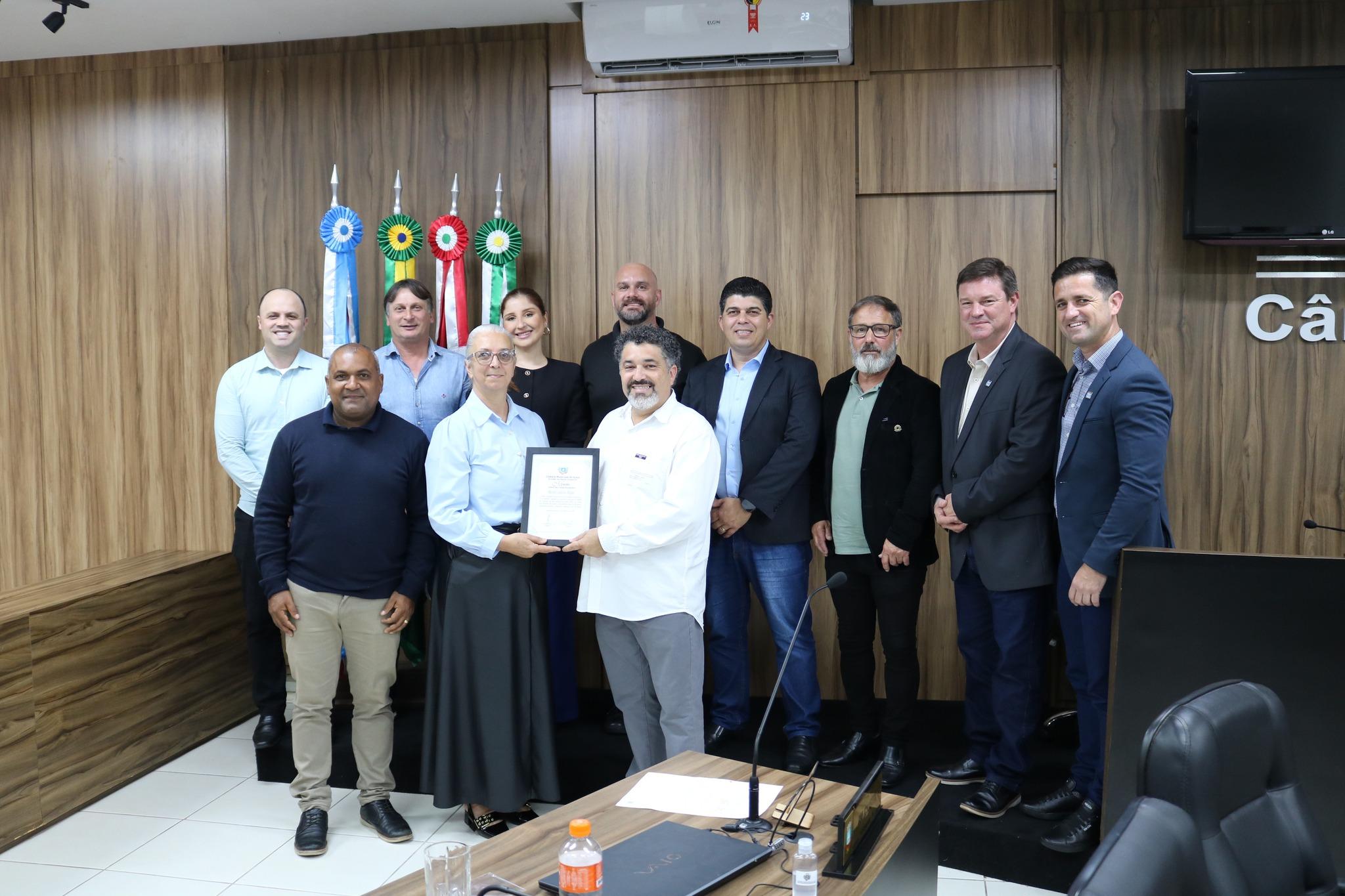 Maestro Marciel Miguel recebeu moção de reconhecimento na Câmara Municipal